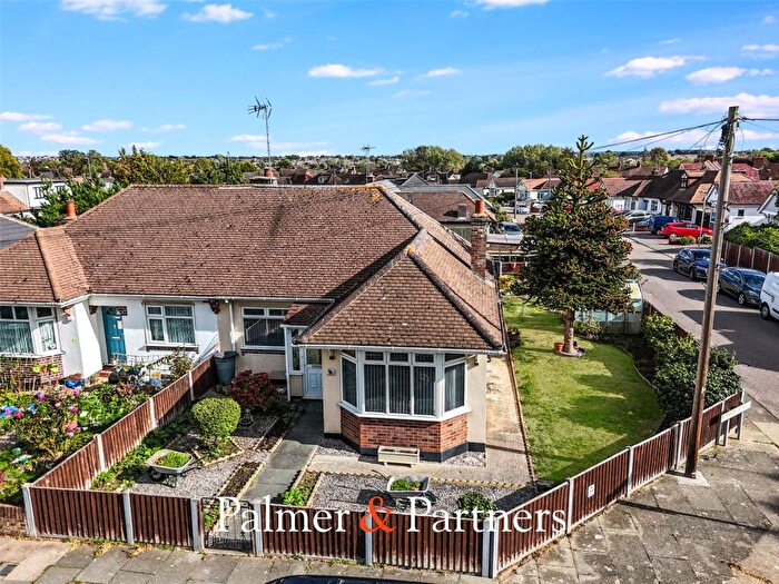 2 Bedroom Bungalow For Sale In Pentland Avenue, Chelmsford, Essex, CM1