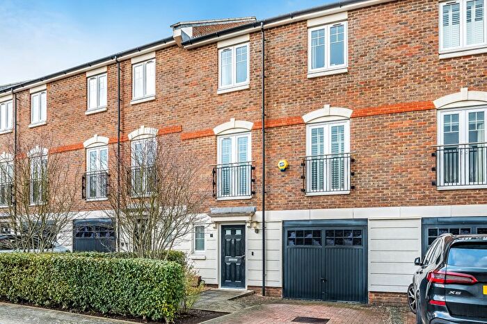 4 Bedroom Terraced House For Sale In The Crescent, Mere Road, Dunton Green, Sevenoaks, Kent, TN14