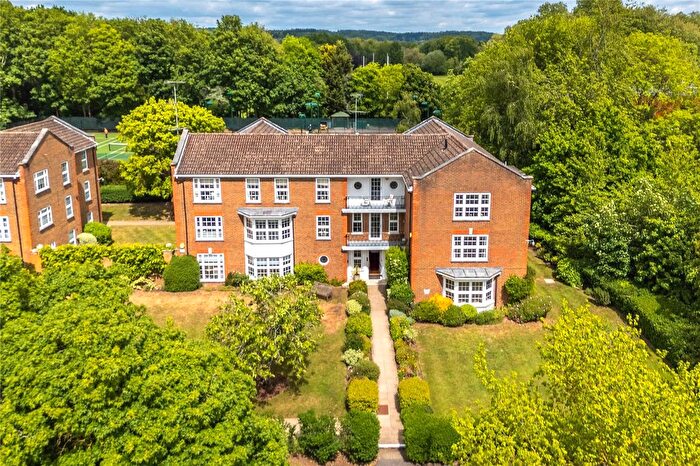 1 Bedroom Flat For Sale In Phyllis Court Drive, Henley-On-Thames, Oxfordshire, RG9