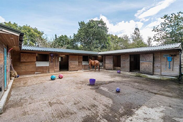 3 Bedroom Detached House For Sale In Whitestone, Exeter, EX4