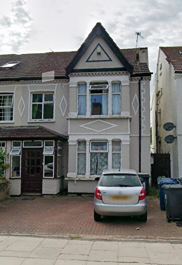 5 Bedroom Semi-Detached House To Rent In Villiers Road, Southall, UB1