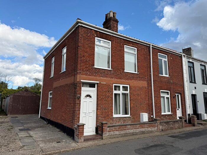 2 Bedroom End Of Terrace House For Sale In Damgate Lane, Acle, Norwich, Norfolk, NR13