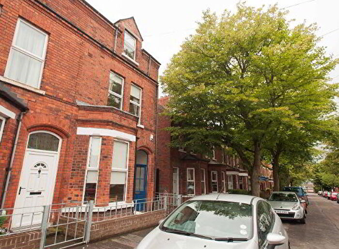 1 Bedroom End Of Terrace House To Rent In Adelaide Avenue * Room Only*, Belfast, BT9