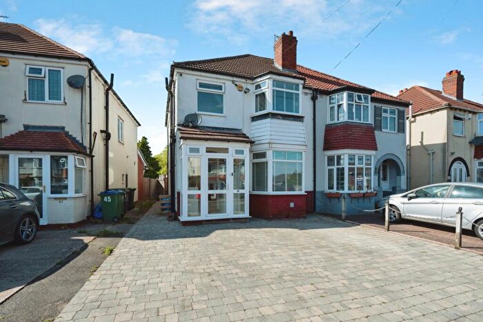 3 Bedroom Semi-Detached House For Sale In Perry Hill Road, Oldbury, West Midlands, B68