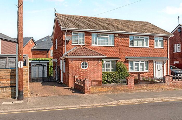 3 Bedroom Semi-Detached House For Sale In Farncombe, Surrey, GU7