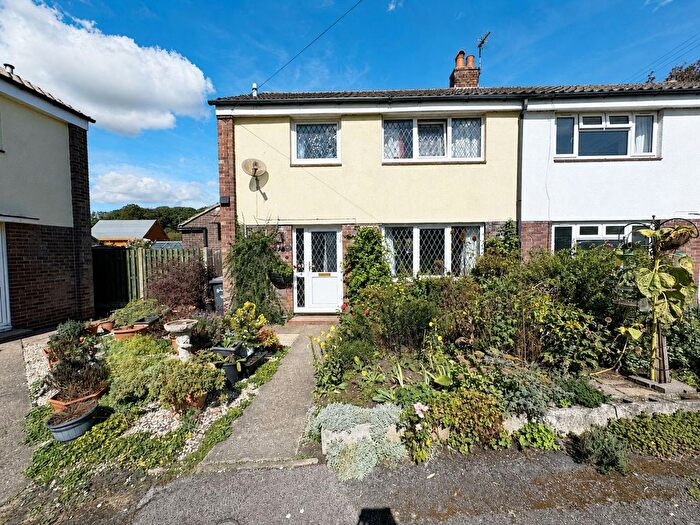 3 Bedroom Semi-Detached House For Sale In Council Villas, Melton Ross, DN38