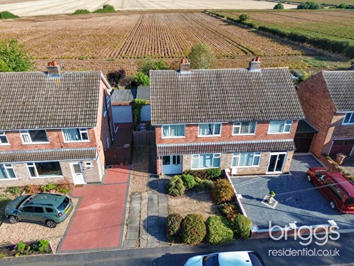 3 Bedroom Semi-Detached House For Sale In Oak Road, Glinton, Market Deeping, PE6