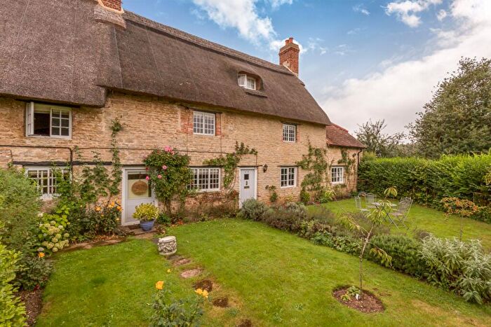 4 Bedroom Semi-Detached House For Sale In Canal Yard, Thrupp, OX5