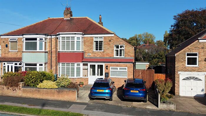 4 Bedroom Semi-Detached House For Sale In Redland Drive, Kirk Ella, Hull, HU10