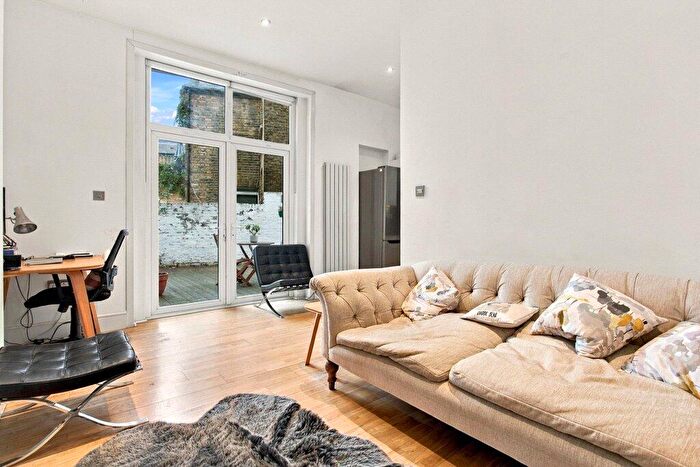 2 Bedroom Apartment To Rent In Brook Drive, London, SE11