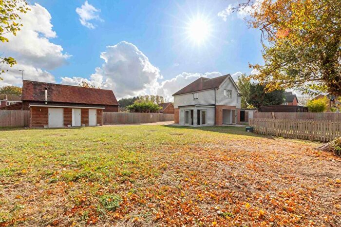 4 Bedroom Detached House For Sale In Thame Road, Longwick, HP27
