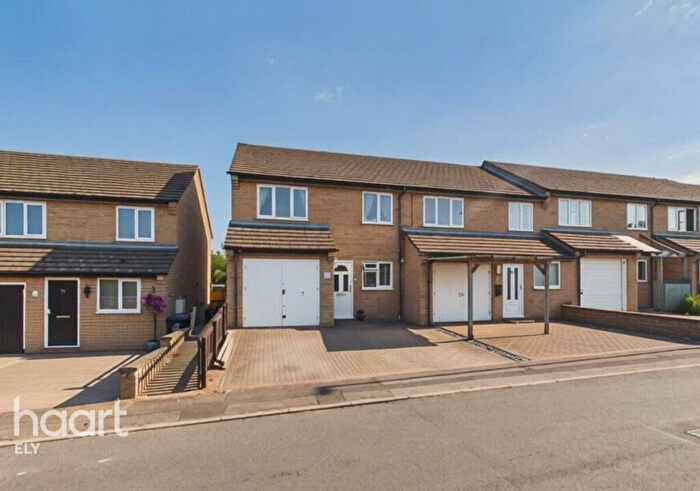 3 Bedroom End Of Terrace House For Sale In Bellairs, Sutton, CB6