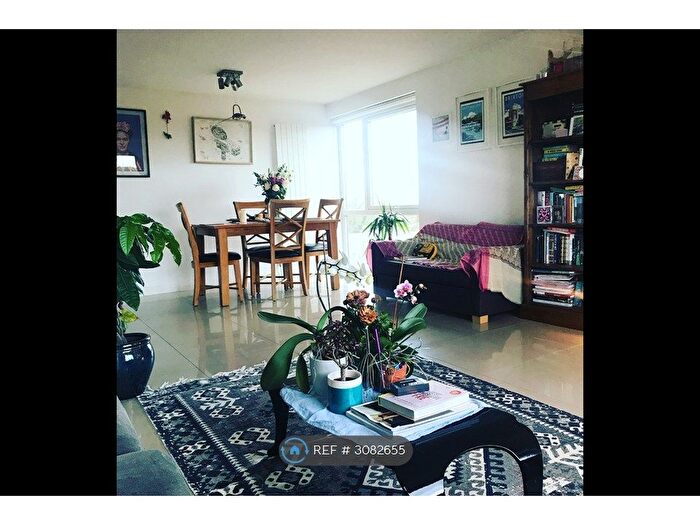 2 Bedroom Flat To Rent In Priory Crescent, London, SE19
