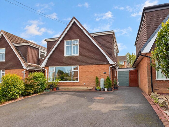 3 Bedroom Link Detached House For Sale In Wyre Hill, Bewdley, DY12