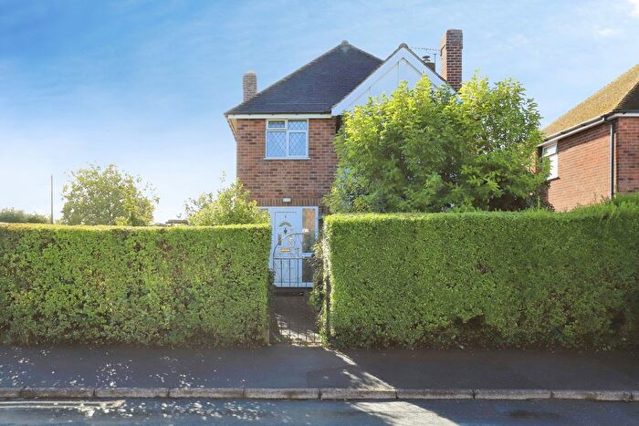 3 Bedroom Detached House For Sale In Spring Grove Crescent, Kidderminster, Worcestershire, DY11