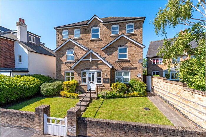 1 Bedroom Property For Sale In Belgrade Rd, Hampton, TW12
