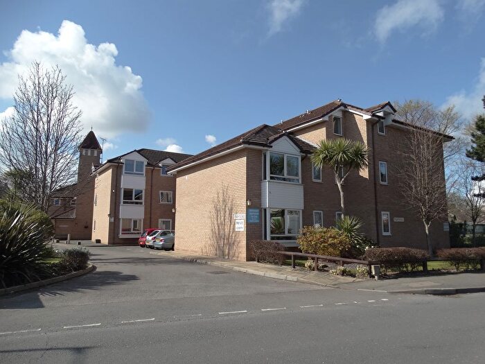 1 Bedroom Flat For Sale In Penrhyn Avenue, Rhos On Sea, LL28