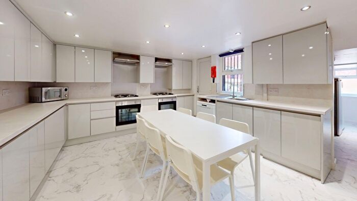 7 Bedroom Terraced House To Rent In Richmond Mount, Hyde Park, Leeds, LS6