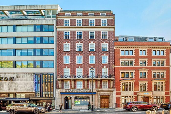 2 Bedroom Flat To Rent In Curzon Street, Mayfair, W1J