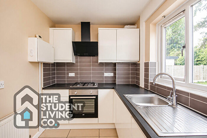 4 Bedroom Semi-Detached House To Rent In Middleton Boulevard, Wollaton, NG8