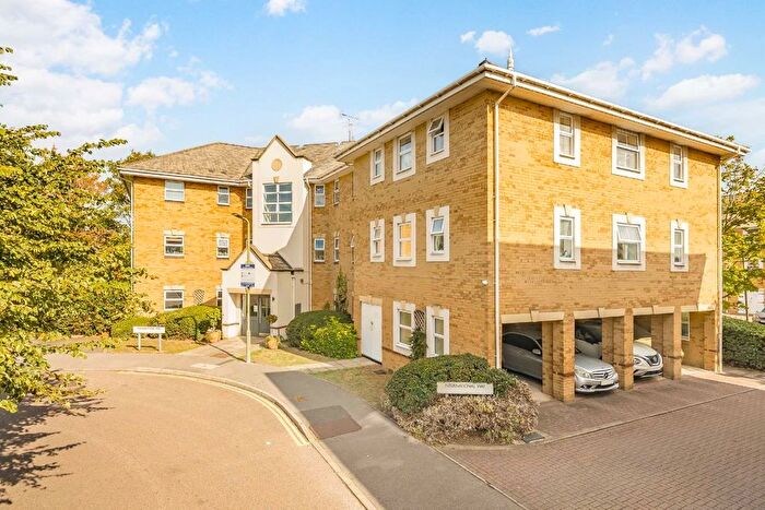 2 Bedroom Flat For Sale In International Way, Sunbury-On-Thames, TW16