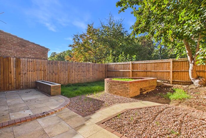 4 Bedroom Link Detached House To Rent In Smallwood, Peterborough, Cambridgeshire, PE3