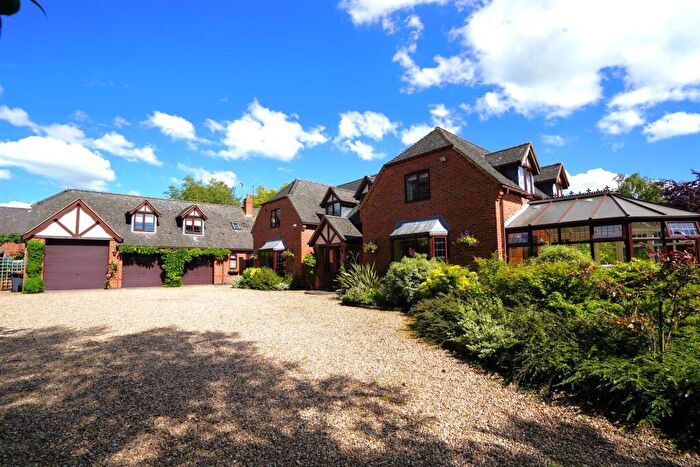 5 Bedroom Detached House For Sale In Wood Lane, Cadeby, CV13