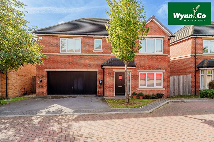 5 Bedroom Detached House For Sale In Harrison Close, Wakefield, WF1
