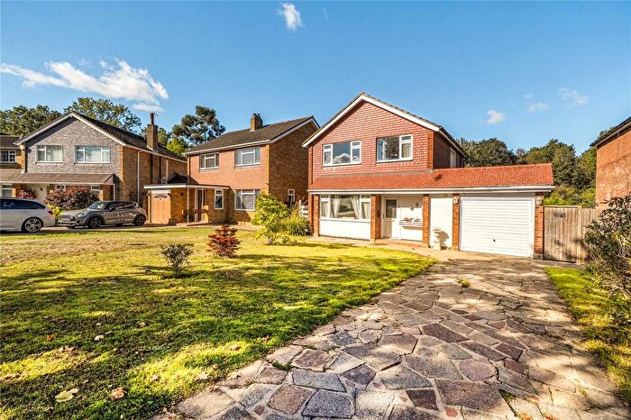3 Bedroom Detached House For Sale In Drayton Avenue, Locksbottom, BR6
