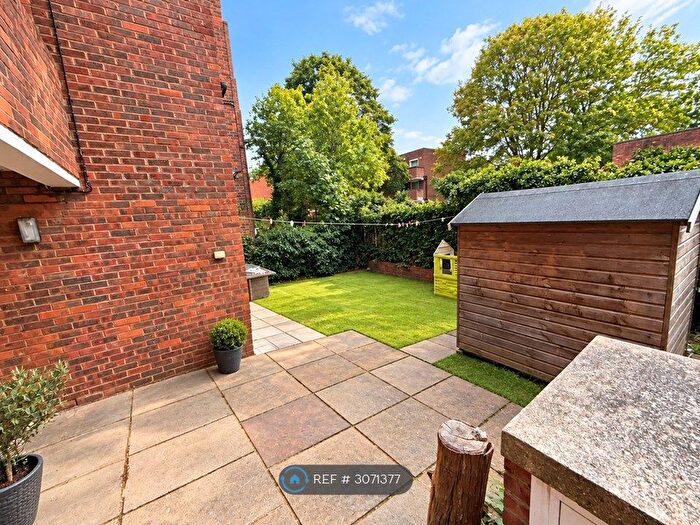 1 Bedroom Flat To Rent In Greatham Walk, London, SW15