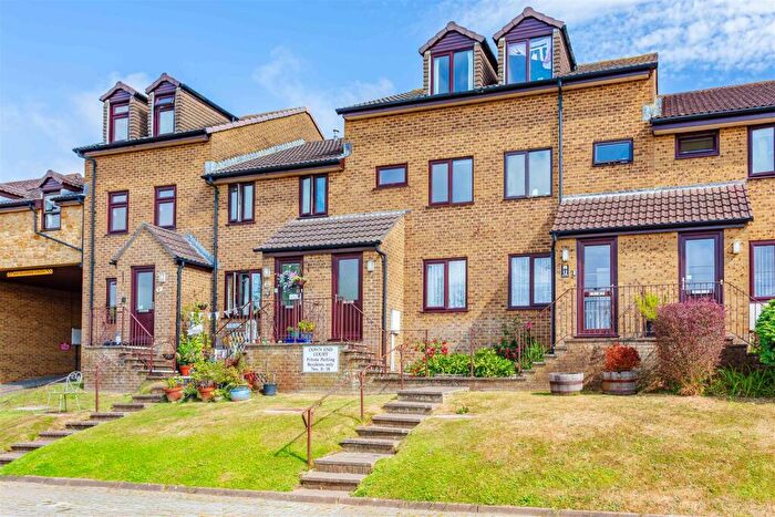 2 Bedroom Apartment For Sale In Down End Court, Bridport, DT6