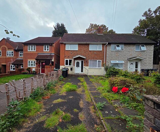 3 Bedroom Semi-Detached House For Sale In Collingbourne Avenue, Castle Bromwich, Birmingham, West Midlands, B36