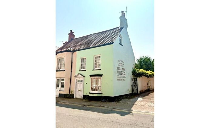 2 Bedroom End Of Terrace House For Sale In St Mary Street, Monmouth, NP25