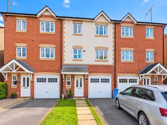 4 Bedroom Terraced House For Sale In Hainsworth Park, Hull, East Riding Of Yorkshire, HU6