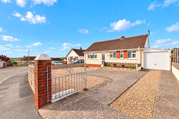 3 Bedroom Bungalow For Sale In Chanters Hill, Barnstaple, Devon, EX32