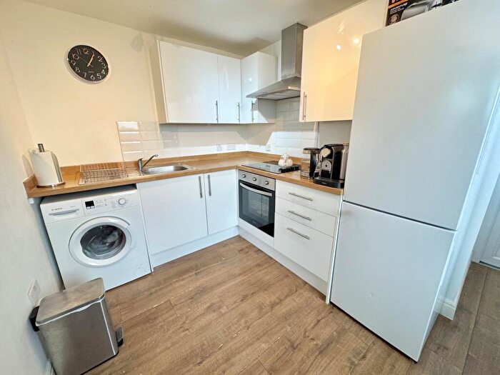 3 Bedroom Apartment To Rent In Mere Bank Court, Greenbank Lane, L17