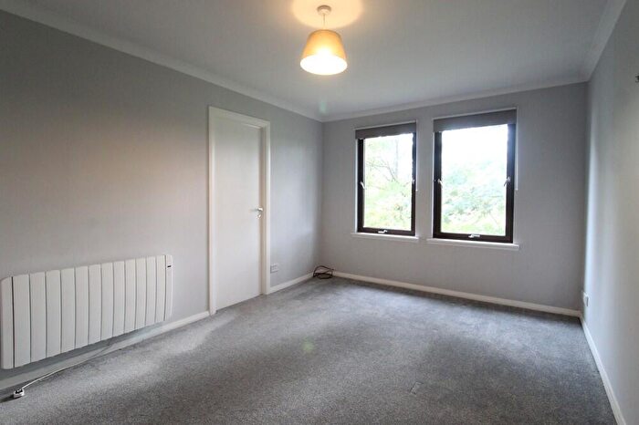 2 Bedroom Flat To Rent In Headland Court, Top Floor, AB10