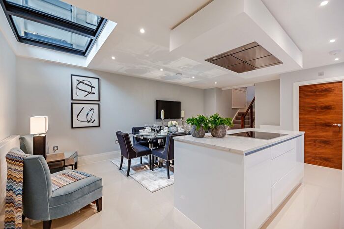 2 Bedroom Maisonette To Rent In Rainville Road, London, W6