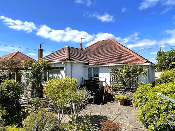 3 Bedroom Detached Bungalow For Sale In Peacemarsh, Gillingham, SP8