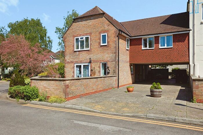2 Bedroom Flat For Sale In Milford Court, Gillingham, SP8