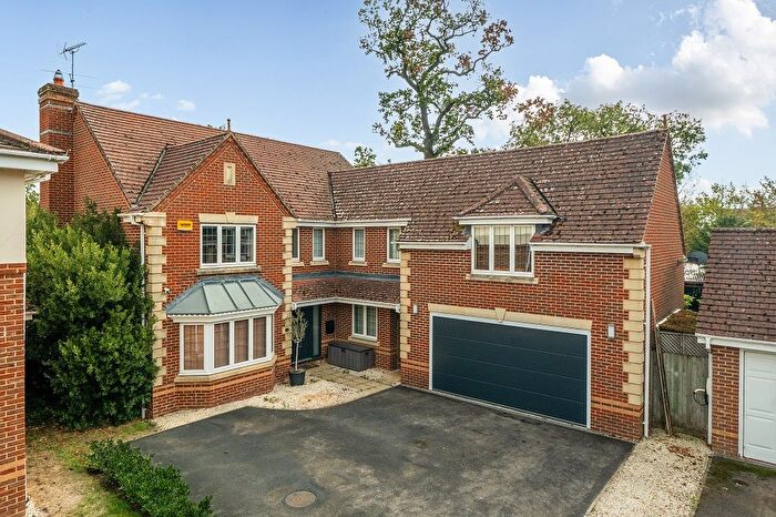5 Bedroom Detached House For Sale In The Manor, Reading, RG2