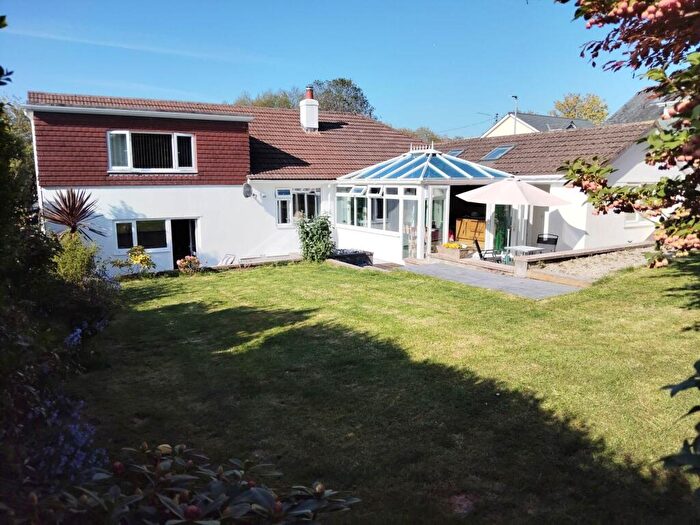 4 Bedroom Bungalow For Sale In Callington, PL17