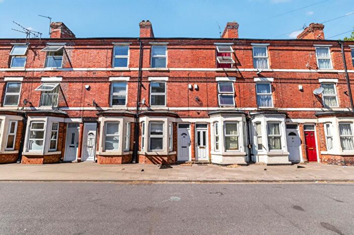 3 Bedroom Terraced House For Sale In Chippendale Street, Nottingham, NG7