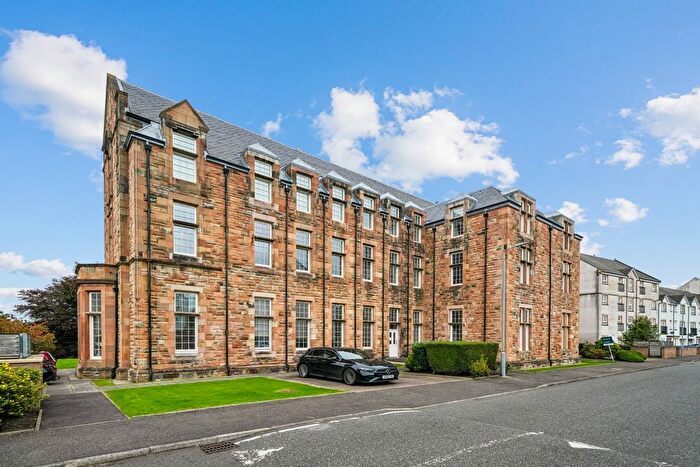 3 Bedroom Flat For Sale In Parklands Oval, Crookston, Glasgow City, G53