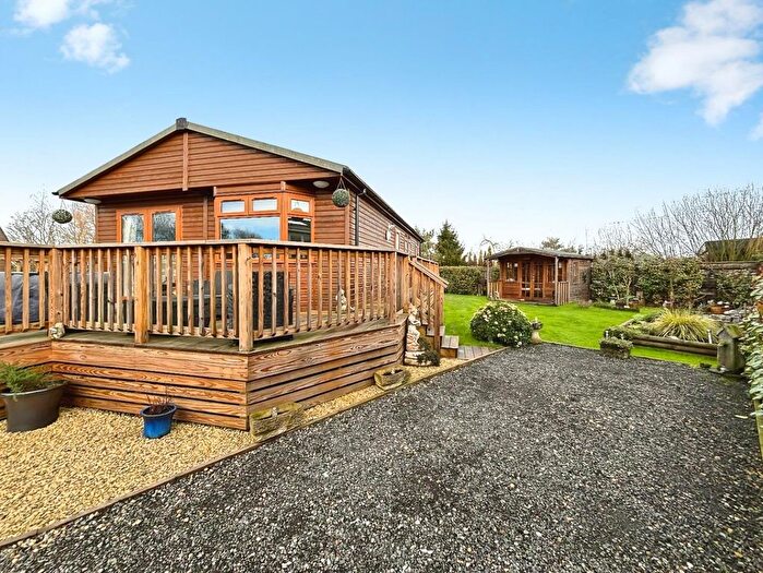 3 Bedroom Mobile/park Home For Sale In Dalton Bridge, Dalton, Thirsk, YO7