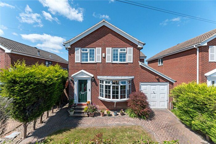 4 Bedroom Detached House For Sale In Rein Gardens, Tingley, Wakefield, West Yorkshire, WF3