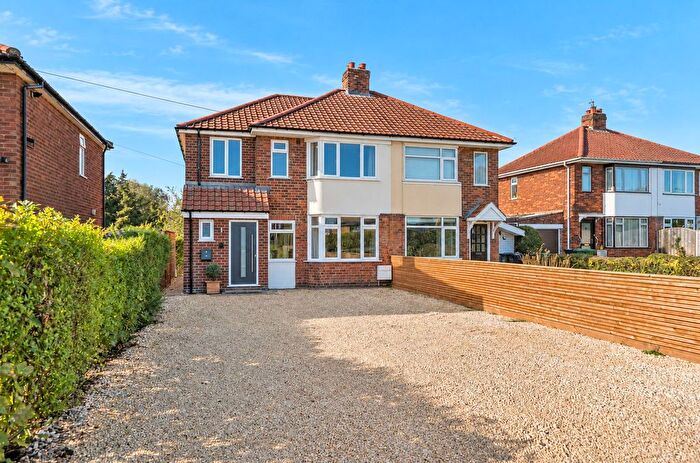 4 Bedroom Semi-Detached House For Sale In Huntington Road, York, YO31