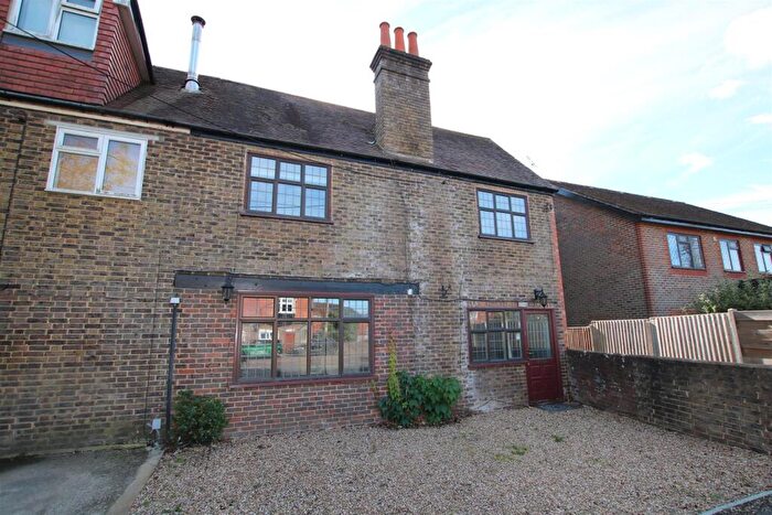 3 Bedroom Semi-Detached House To Rent In Billingshurst Road, Horsham, RH12