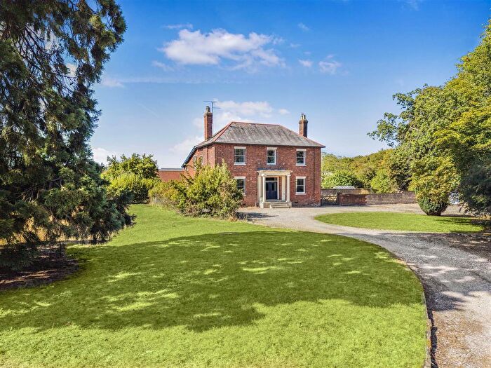 6 Bedroom Detached House For Sale In Blackley Lane, Great Notley, Braintree, CM77