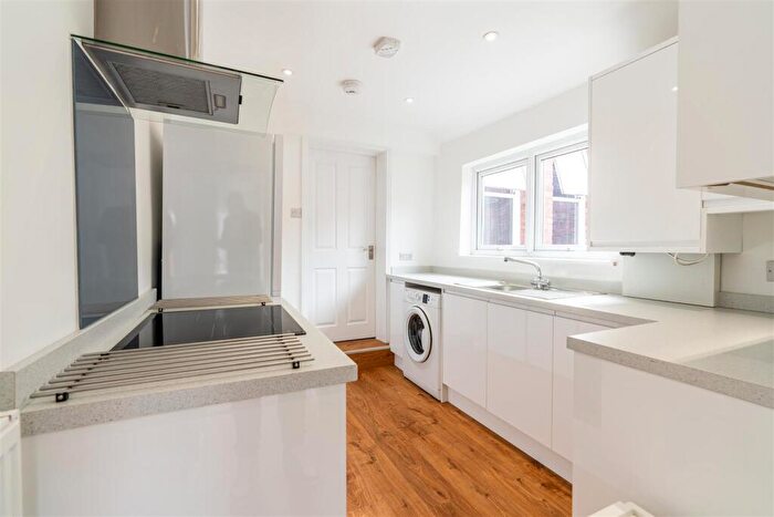 5 Bedroom Maisonette To Rent In Available July - £pppw - Audley Road, South Gosforth, NE3